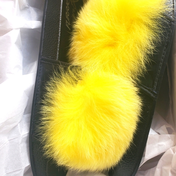 FOX'S FUI YELLOW SANDALS SIZE 10 - Picture 2 of 5